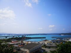 橋を渡って古宇利島