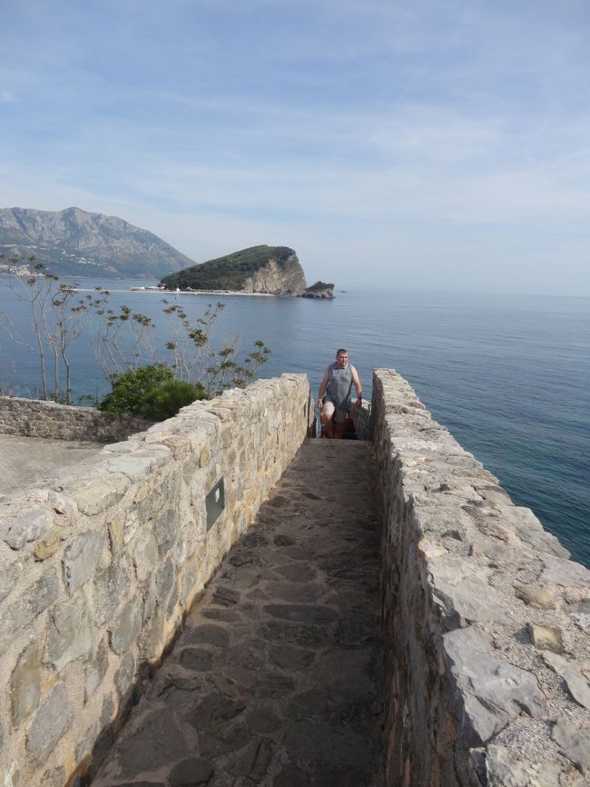 こんな感じで、だいぶ狭い通路になってます。