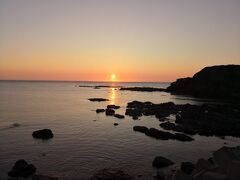 黄金崎不老ふ死温泉で夕日