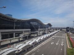 30分程、走らせてやって来たのは仙台空港。
ここで昼飯にしましょう。