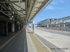 【6月21日（日）★1日目】
日曜日の朝、その上、早朝便に欠航が多かったためか、とても静かな伊丹空港。