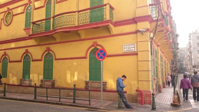 エッグタルトを食べたら、あとは写真を撮りながらブラブラします。