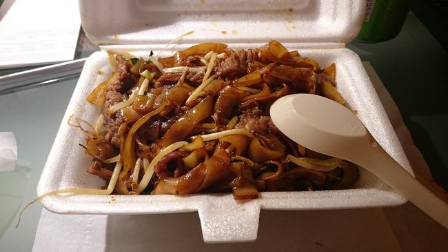 部屋に帰って夜食を食べ1日目終了です。