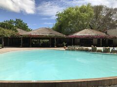 ホテル　ブルーウォーターマリバゴのプール。
このホテルは敷地内にプールもあるし、プライベートビーチも無人島もあります。また、敷地内でエステマッサージも楽しめます。