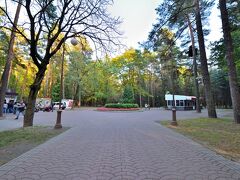 トリップアドバイザーで紹介されていた公園。
普通の公園でしたが...異国の地でこんなに落ち着ける場所は少ないです。
が、お腹が減ったのでリドへ向けて足を早めます。