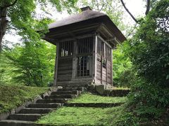 中尊寺にやってまいりました

※中尊寺は嘉祥3年（850）、比叡山延暦寺の高僧慈覚大師円仁（じかくだいしえんにん）によって開かれました。←（中尊寺のHPより抜粋）

旧鐘楼