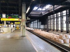 いつもの様にJR札幌駅からスタート。

11番線の撤去が始まっていた。