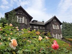 その後は本郷通りをてくてく歩き、おなじみの旧古河庭園へ。

その途中に「榎本ハンバーグ研究所」というお店があって、いつか行きたいとずっと思ってたのだけど、、今日も素通り。

最近は気軽に外食する気にもなれず(;^ω^)