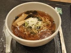 レストランでは夜食に夜泣きラーメンが食べられる。
おいしかった。