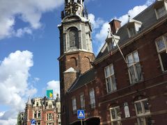 ムント塔～ダム広場～アムステルダム中央駅を北上していきます。