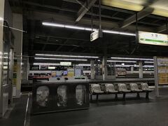 大宮駅に到着です。
下りホームには高崎行きの「たにがわ473号」がやってきました。