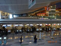 羽田空港のＪＡＬカウンターの様子