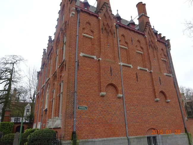 赤レンガ造りの歴史を忍ばせてくれる建物です