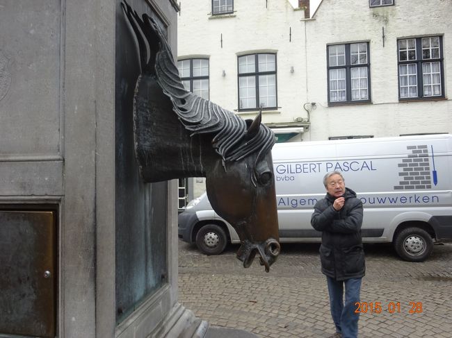 今回、パリからブルージュを案内していただいた、ガイドさん