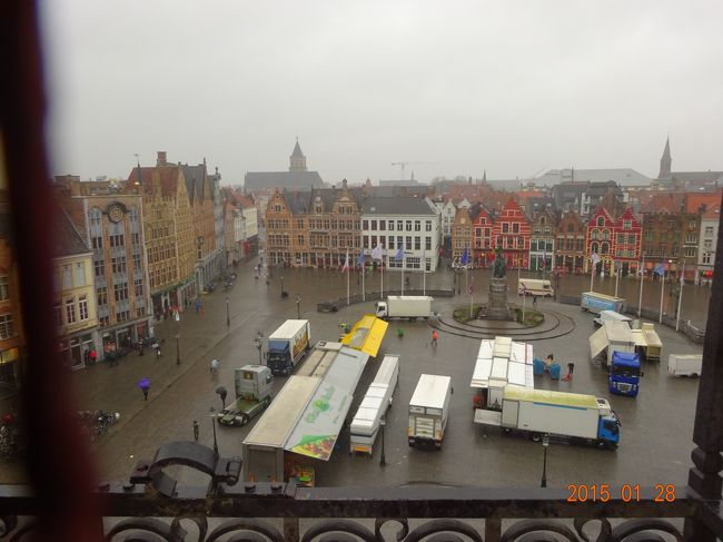 塔からの風景で、下の広場を見た風景