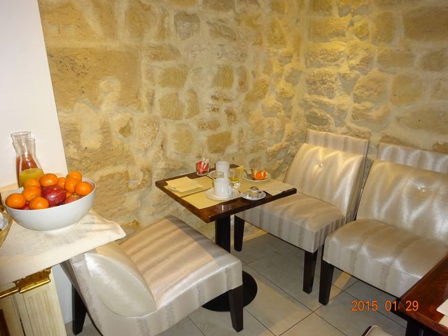 この椅子で食べます