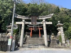 円隆寺の隣にある朝代神社。創建は古く、西暦673年。
