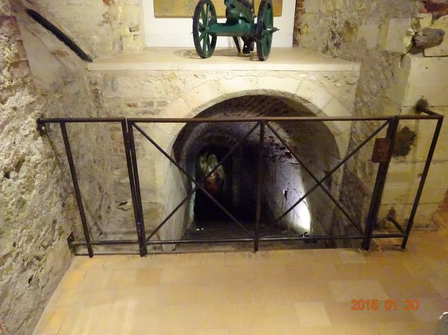 地下に通じる隠し道