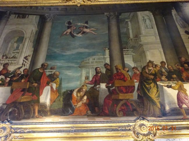 天井画も目を見張ります