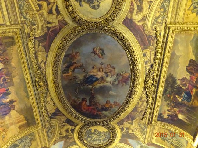 金箔に包まれた絵画