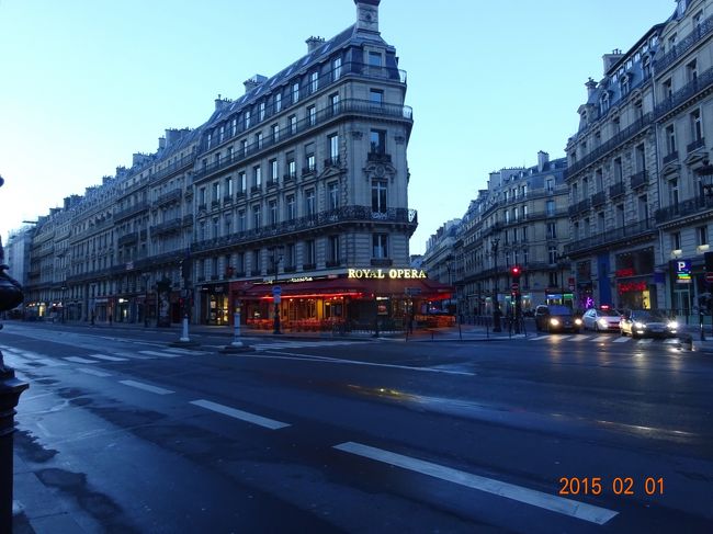 この景色はパリ滞在中に何度も見ました