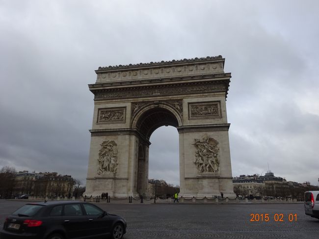 今からこの門に登ります