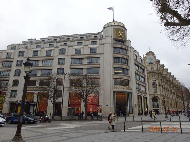 凱旋門近くにあります、ルイビトン本店です