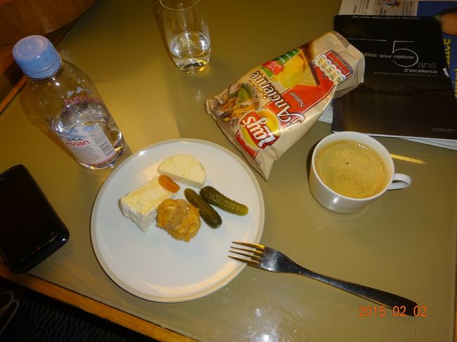 ラウンジでは軽い物をチョイスしました