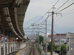 韮崎駅のホームから富士山！