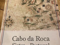 最後に、ロカ岬で手に入れたユーラシア大陸最西端到達証明書。朝早い時間に行ったので、他の観光客はおらず、すぐに購入できました。自分の名前を独特な文字スタイルで書いてもらえます。クレジットカードは使えません。


以上が購入品です。
自宅に飾った購入品を見るたびに、早くも再訪したい思いが強くなります。
いつか再訪できますように。