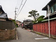 風情ある町並みです。
江戸時代には大名の参勤交代の道となり、港町として栄えました。
歴史を感じさせる町並みや史跡が当時の繁栄を今に伝えています。
