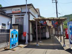 駅舎は1911年の加太線開業以来のもの、洋風の外観は大きく変わってはいないそうです。
