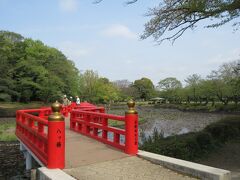 岩槻駅から１㎞ほどのところに拡がる岩槻城址公園。
岩槻城は15世紀後半に建てられた城で、太田氏が城主となったのち、北条氏、豊臣氏、徳川家が支配したという歴史がある城です。江戸時代から幕末まで24代の藩主が治めていました。