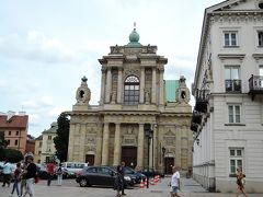 カルメリテ教会（Carmelite Church）
第二次世界大戦中に破壊されなかった教会の1つ。豊かなバロック様式の装飾が施されています。