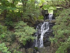 砲台跡をあとに、トコトコ小１時間ほど小川沿いを進むと森林公園に到着です。