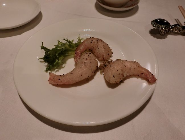 海老の衣揚げ<br /><br />久しぶりに会えたので、みんなよく食べ、よくしゃべりました。<br />個室でよかったです。