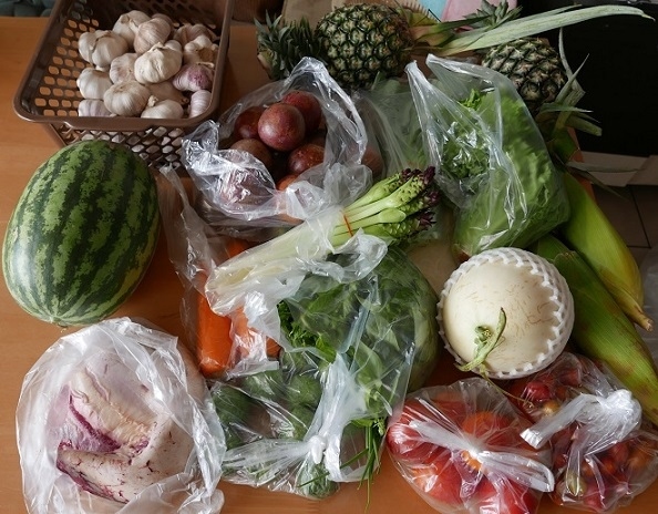 ラッタナコーン市場で買った野菜や果物、他。
