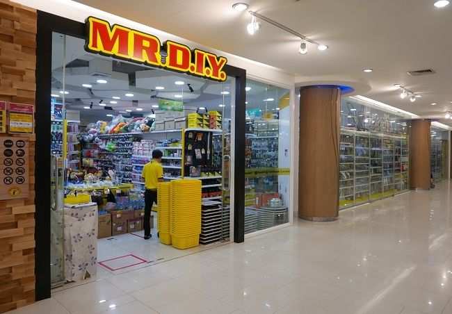 2日　　夕方、ロイヤルガーデンに来ました。<br />ＭＲ　ＤＩＹ　で買い物<br />100円ショップとは違います、高級品はありませんが一休に合います。<br />タイの100円ショップ（60Ｂ≒210円）より安いかな、品数も多く、マレーシアからの品のようです。<br />