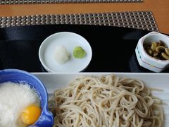 今日は土曜日です
10:00ぐらいから
夫と　スポーツクラブへ行って
近くで昼食　鶴が丘の蕎麦花へ

夕食が　ビュッフェなので
少なめ　とろろそば950円
ここのお蕎麦は　当たりの日は
びっくりするほど　美味しいのですが
今日はそれほどでも　なかったです
ごちそうさまでした