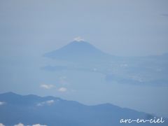 笠雲がかかっていますが、薩摩富士とも呼ばれる開聞岳をズームアップ。
初めて見た開聞岳に感激！