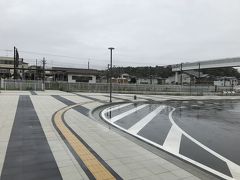 今日は冷たい雨、街歩きには厳しいです。