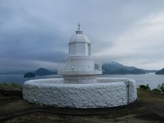 中ノ鼻灯台
向こうの島は愛媛県