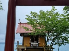 駒ヶ岳の麓から下りはあっという間でした。観光客も少なくてほぼ貸し切り状態の田沢湖。
浮木神社で縁結びと健康祈願をしてきました。