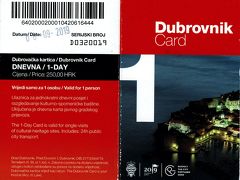 今日は一日Dubrovnikの観光に充てるので、DubrovnikCard(http://www.dubrovnikcard.com/)をピレ門前の観光案内所で入手しました。