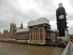 09:37 ウェストミンスター橋から見た 世界遺産 Big Ben & Palace of Westminster
工事中の写真も長い歴史では撮っておけば良い思い出になるのかも