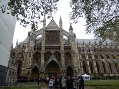 09:46 Westminster Abbey
世界遺産ウエストミンスター大寺院の前には既に行列が出来ていた