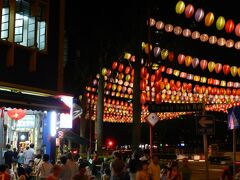 中秋節のため、チャイナタウンではランタンが飾られていた。
