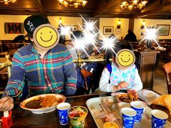 &#9726;️ハングリーベア・レストラン&#9726;️

混みだす前に早めのランチへ。

ダンナと私は食べ飽きた感があるものの
子供たちにはド定番のカレーライスが１番！！
