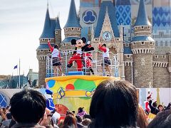 &#9726;️ジャンボリミッキー&#9726;️

シンデレラ城前に移動し
参加型ショーへ。
