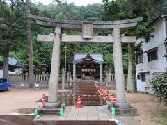 四所神社。

城崎温泉の守護神ともいえる神社で、西暦708年創建。
湯山主神を主祭神に、多岐里比売神、田記津比売神、市杵比売神の宗像三女神を合わせて四所四神を祀っています。